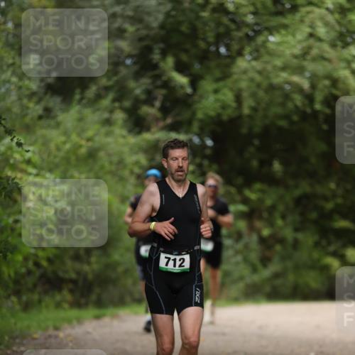30.08.2026 - Elbe Triathlon Hamburg Antke Förster http://msf.ph/oto/10099521 30.08.2026 10:55:28 Laufen 712, 3 meine-sportfotos.de