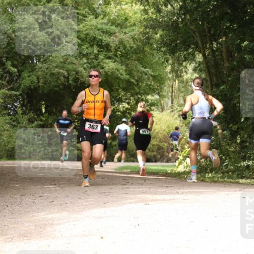 30.08.2026 - Elbe Triathlon Hamburg Antke Förster http://msf.ph/oto/10099530 30.08.2026 10:59:25 Laufen 363, 957 meine-sportfotos.de