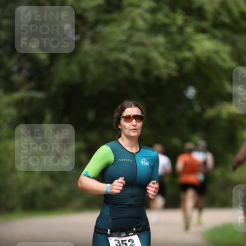 30.08.2026 - Elbe Triathlon Hamburg Antke Förster http://msf.ph/oto/10099567 30.08.2026 10:55:53 Laufen 352 meine-sportfotos.de