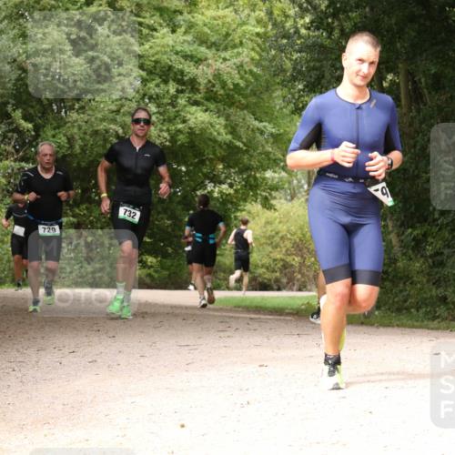 30.08.2026 - Elbe Triathlon Hamburg Antke Förster http://msf.ph/oto/10099568 30.08.2026 10:59:58 Laufen 729, 732, 9 meine-sportfotos.de