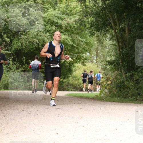 30.08.2026 - Elbe Triathlon Hamburg Antke Förster http://msf.ph/oto/10099610 30.08.2026 11:00:21 Laufen 799, 85 meine-sportfotos.de