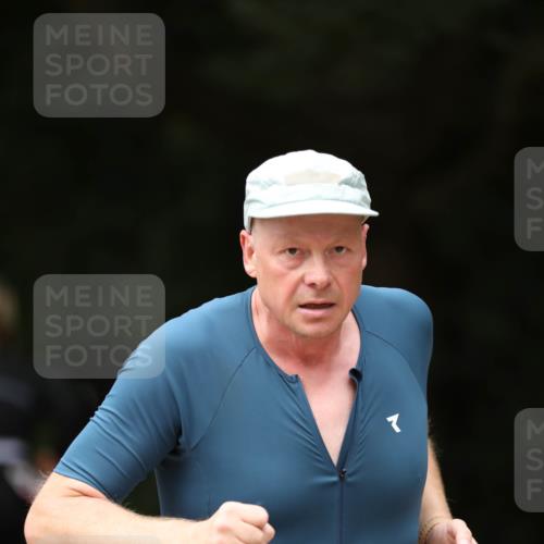 30.08.2026 - Elbe Triathlon Hamburg Antke Förster http://msf.ph/oto/10099613 30.08.2026 10:56:38 Laufen 87, 7 meine-sportfotos.de