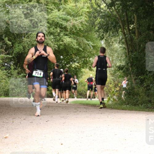 30.08.2026 - Elbe Triathlon Hamburg Antke Förster http://msf.ph/oto/10099642 30.08.2026 11:00:41 Laufen 714 meine-sportfotos.de