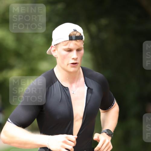 30.08.2026 - Elbe Triathlon Hamburg Antke Förster http://msf.ph/oto/10099673 30.08.2026 10:57:15 Laufen 94 meine-sportfotos.de