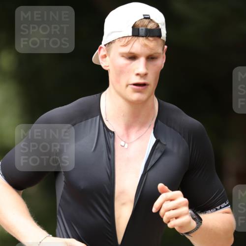 30.08.2026 - Elbe Triathlon Hamburg Antke Förster http://msf.ph/oto/10099675 30.08.2026 10:57:15 Laufen 394 meine-sportfotos.de