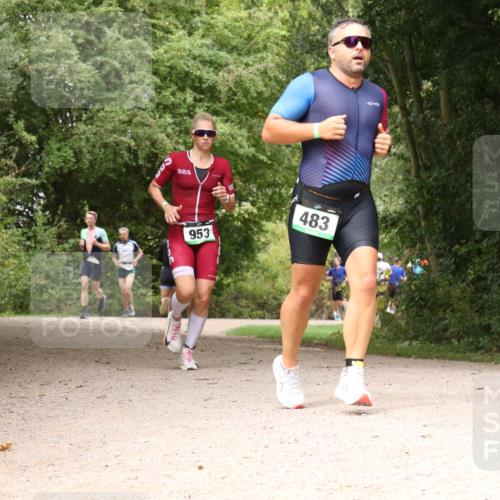 30.08.2026 - Elbe Triathlon Hamburg Antke Förster http://msf.ph/oto/10099730 30.08.2026 11:01:26 Laufen 953, 483 meine-sportfotos.de