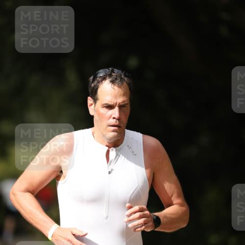 30.08.2026 - Elbe Triathlon Hamburg Antke Förster http://msf.ph/oto/10099739 30.08.2026 10:58:06 Laufen 75 meine-sportfotos.de