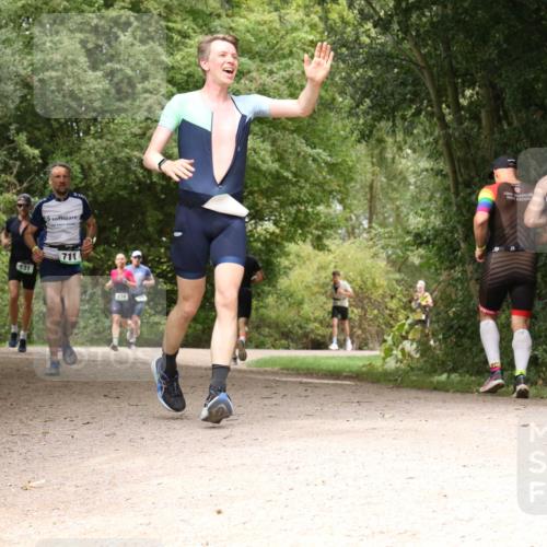 30.08.2026 - Elbe Triathlon Hamburg Antke Förster http://msf.ph/oto/10099744 30.08.2026 11:01:35 Laufen 531, 711, 674 meine-sportfotos.de