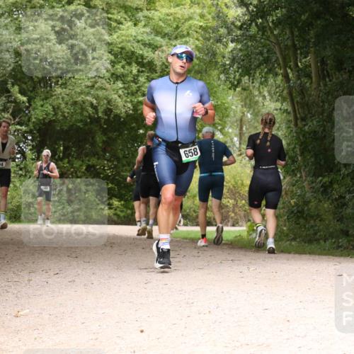 30.08.2026 - Elbe Triathlon Hamburg Antke Förster http://msf.ph/oto/10099774 30.08.2026 11:01:44 Laufen 604, 658, 87 meine-sportfotos.de