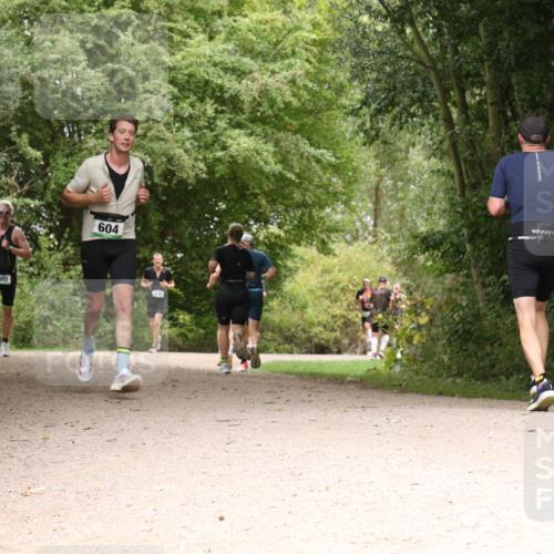 30.08.2026 - Elbe Triathlon Hamburg Antke Förster http://msf.ph/oto/10099782 30.08.2026 11:01:47 Laufen 680, 604 meine-sportfotos.de