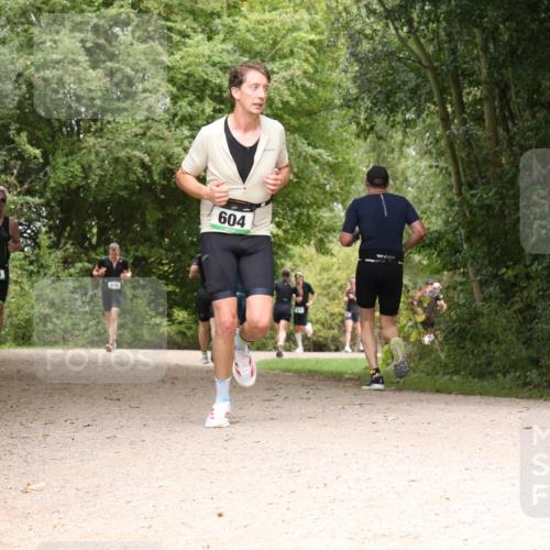 30.08.2026 - Elbe Triathlon Hamburg Antke Förster http://msf.ph/oto/10099786 30.08.2026 11:01:48 Laufen 680, 604 meine-sportfotos.de