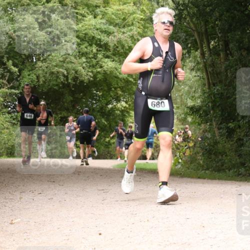 30.08.2026 - Elbe Triathlon Hamburg Antke Förster http://msf.ph/oto/10099798 30.08.2026 11:01:53 Laufen 646, 164, 680 meine-sportfotos.de