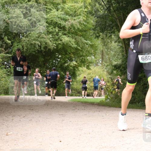 30.08.2026 - Elbe Triathlon Hamburg Antke Förster http://msf.ph/oto/10099800 30.08.2026 11:01:54 Laufen 646, 680 meine-sportfotos.de