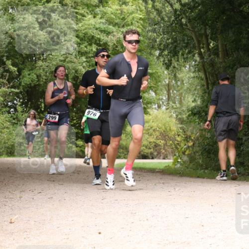 30.08.2026 - Elbe Triathlon Hamburg Antke Förster http://msf.ph/oto/10099820 30.08.2026 11:02:03 Laufen 299, 976 meine-sportfotos.de