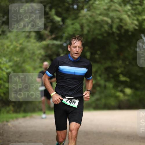 30.08.2026 - Elbe Triathlon Hamburg Antke Förster http://msf.ph/oto/10099849 30.08.2026 10:59:34 Laufen 749 meine-sportfotos.de