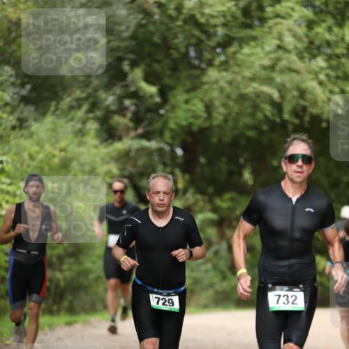 30.08.2026 - Elbe Triathlon Hamburg Antke Förster http://msf.ph/oto/10099877 30.08.2026 10:59:59 Laufen 732, 729 meine-sportfotos.de