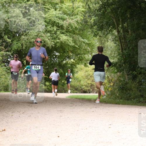 30.08.2026 - Elbe Triathlon Hamburg Antke Förster http://msf.ph/oto/10099878 30.08.2026 11:02:46 Laufen 509, 554 meine-sportfotos.de