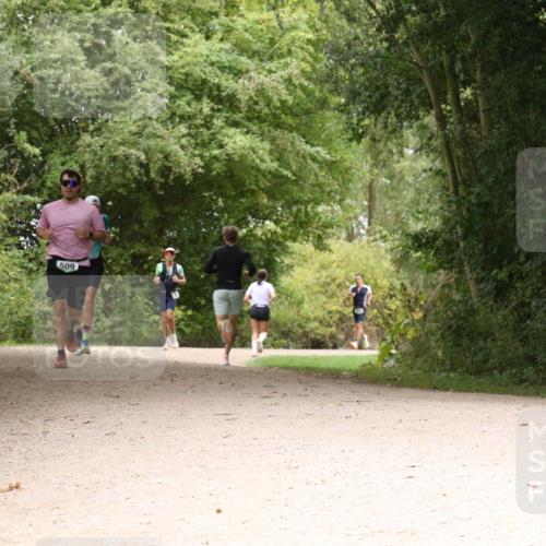 30.08.2026 - Elbe Triathlon Hamburg Antke Förster http://msf.ph/oto/10099886 30.08.2026 11:02:49 Laufen 509 meine-sportfotos.de