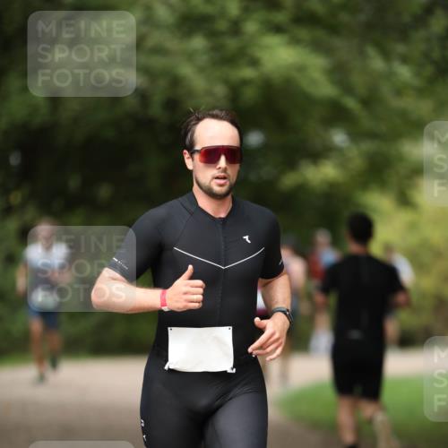 30.08.2026 - Elbe Triathlon Hamburg Antke Förster http://msf.ph/oto/10099893 30.08.2026 11:00:06 Laufen  meine-sportfotos.de