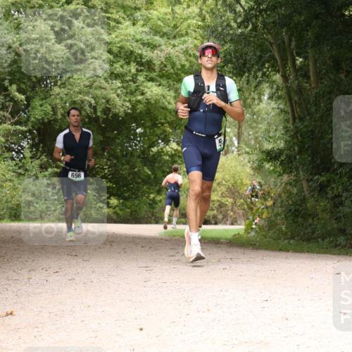 30.08.2026 - Elbe Triathlon Hamburg Antke Förster http://msf.ph/oto/10099908 30.08.2026 11:02:59 Laufen 656 meine-sportfotos.de