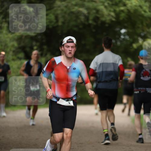 30.08.2026 - Elbe Triathlon Hamburg Antke Förster http://msf.ph/oto/10099909 30.08.2026 11:00:17 Laufen  meine-sportfotos.de