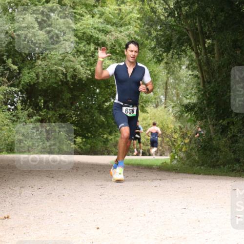 30.08.2026 - Elbe Triathlon Hamburg Antke Förster http://msf.ph/oto/10099912 30.08.2026 11:03:01 Laufen 656 meine-sportfotos.de