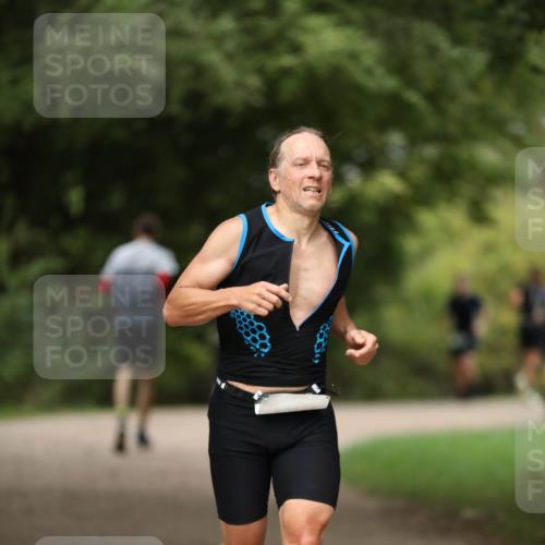 30.08.2026 - Elbe Triathlon Hamburg Antke Förster http://msf.ph/oto/10099919 30.08.2026 11:00:21 Laufen  meine-sportfotos.de