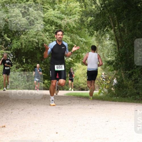 30.08.2026 - Elbe Triathlon Hamburg Antke Förster http://msf.ph/oto/10099928 30.08.2026 11:03:13 Laufen 414, 698 meine-sportfotos.de