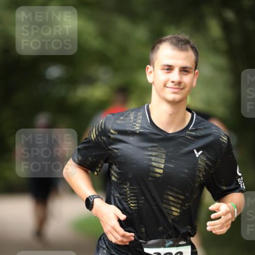 30.08.2026 - Elbe Triathlon Hamburg Antke Förster http://msf.ph/oto/10099935 30.08.2026 11:00:29 Laufen  meine-sportfotos.de