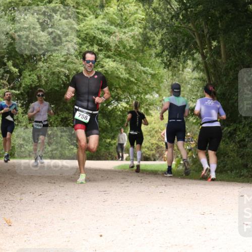 30.08.2026 - Elbe Triathlon Hamburg Antke Förster http://msf.ph/oto/10099956 30.08.2026 11:03:23 Laufen 1008, 756, 3 meine-sportfotos.de