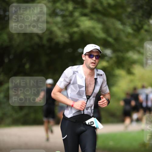 30.08.2026 - Elbe Triathlon Hamburg Antke Förster http://msf.ph/oto/10099967 30.08.2026 11:00:48 Laufen  meine-sportfotos.de