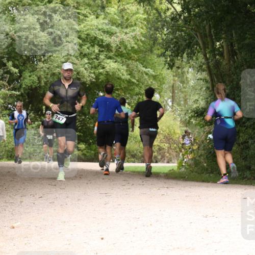 30.08.2026 - Elbe Triathlon Hamburg Antke Förster http://msf.ph/oto/10099978 30.08.2026 11:03:36 Laufen 662, 747 meine-sportfotos.de