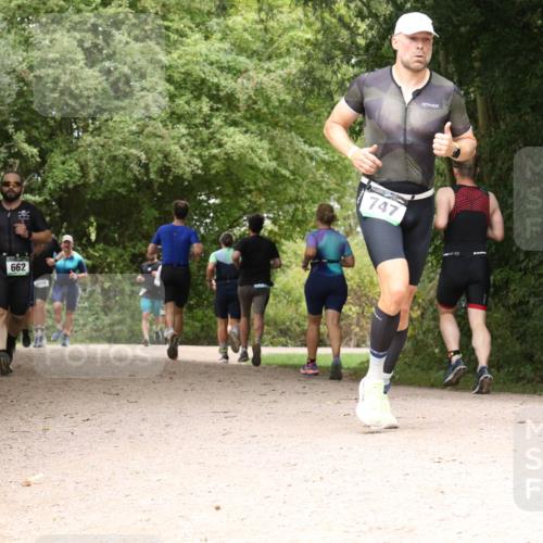 30.08.2026 - Elbe Triathlon Hamburg Antke Förster http://msf.ph/oto/10099984 30.08.2026 11:03:38 Laufen 662, 609, 747, 170 meine-sportfotos.de