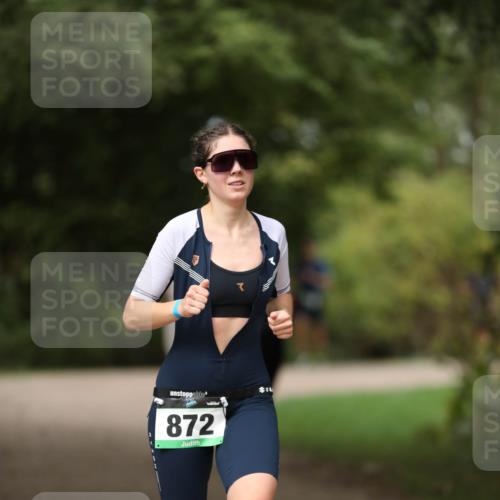 30.08.2026 - Elbe Triathlon Hamburg Antke Förster http://msf.ph/oto/10099985 30.08.2026 11:00:55 Laufen 872 meine-sportfotos.de