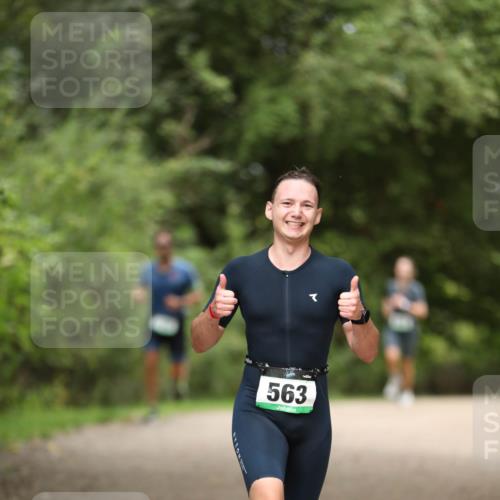 30.08.2026 - Elbe Triathlon Hamburg Antke Förster http://msf.ph/oto/10099999 30.08.2026 11:01:02 Laufen 563 meine-sportfotos.de