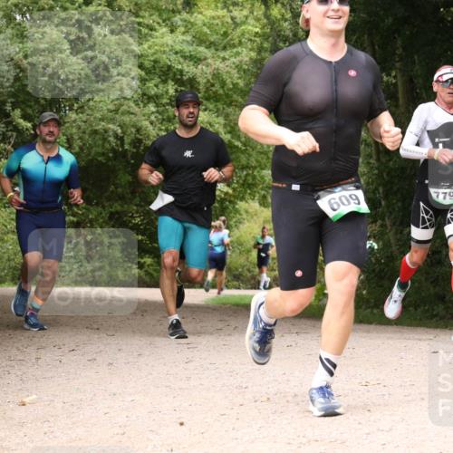 30.08.2026 - Elbe Triathlon Hamburg Antke Förster http://msf.ph/oto/10100004 30.08.2026 11:03:46 Laufen 609, 779 meine-sportfotos.de