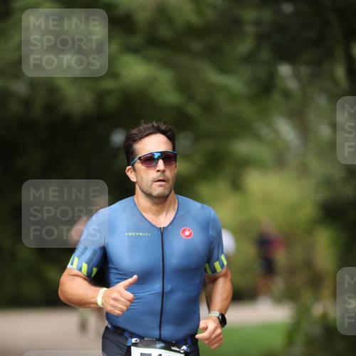 30.08.2026 - Elbe Triathlon Hamburg Antke Förster http://msf.ph/oto/10100017 30.08.2026 11:01:10 Laufen 716 meine-sportfotos.de
