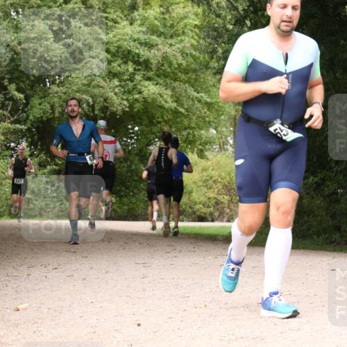 30.08.2026 - Elbe Triathlon Hamburg Antke Förster http://msf.ph/oto/10100024 30.08.2026 11:04:06 Laufen 827 meine-sportfotos.de