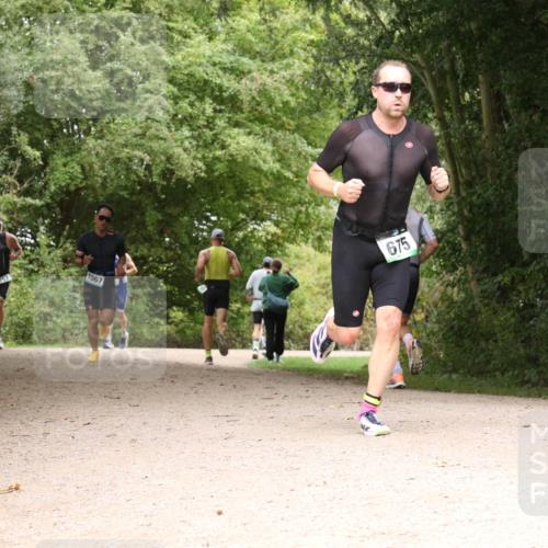 30.08.2026 - Elbe Triathlon Hamburg Antke Förster http://msf.ph/oto/10100058 30.08.2026 11:04:28 Laufen 757, 1067, 675 meine-sportfotos.de