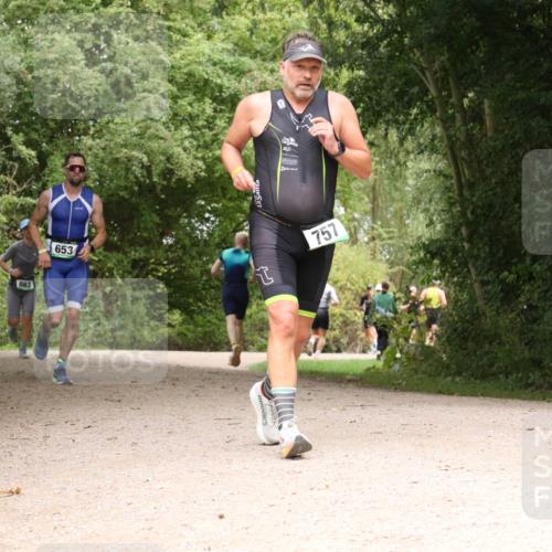 30.08.2026 - Elbe Triathlon Hamburg Antke Förster http://msf.ph/oto/10100078 30.08.2026 11:04:36 Laufen 863, 653, 757 meine-sportfotos.de