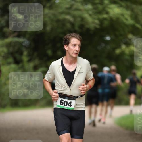 30.08.2026 - Elbe Triathlon Hamburg Antke Förster http://msf.ph/oto/10100093 30.08.2026 11:01:49 Laufen 604 meine-sportfotos.de