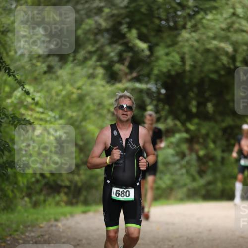 30.08.2026 - Elbe Triathlon Hamburg Antke Förster http://msf.ph/oto/10100099 30.08.2026 11:01:52 Laufen 680 meine-sportfotos.de
