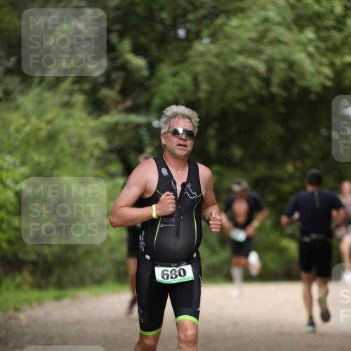 30.08.2026 - Elbe Triathlon Hamburg Antke Förster http://msf.ph/oto/10100101 30.08.2026 11:01:52 Laufen 680 meine-sportfotos.de