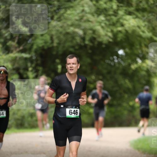 30.08.2026 - Elbe Triathlon Hamburg Antke Förster http://msf.ph/oto/10100111 30.08.2026 11:01:57 Laufen 64, 646 meine-sportfotos.de