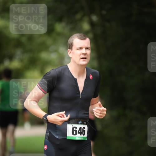 30.08.2026 - Elbe Triathlon Hamburg Antke Förster http://msf.ph/oto/10100117 30.08.2026 11:01:59 Laufen 646 meine-sportfotos.de