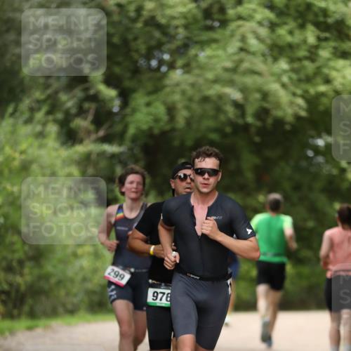 30.08.2026 - Elbe Triathlon Hamburg Antke Förster http://msf.ph/oto/10100125 30.08.2026 11:02:02 Laufen 299, 976 meine-sportfotos.de
