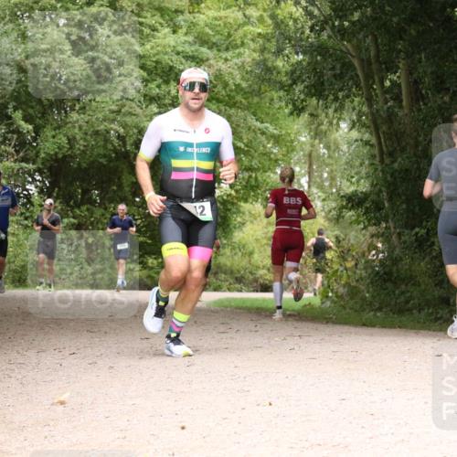 30.08.2026 - Elbe Triathlon Hamburg Antke Förster http://msf.ph/oto/10100160 30.08.2026 11:06:01 Laufen 12 meine-sportfotos.de