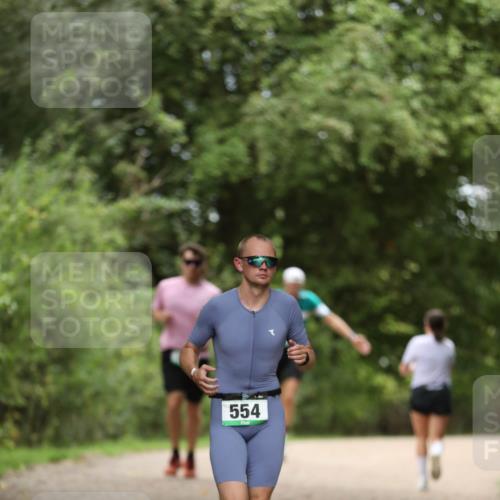 30.08.2026 - Elbe Triathlon Hamburg Antke Förster http://msf.ph/oto/10100185 30.08.2026 11:02:46 Laufen 554 meine-sportfotos.de