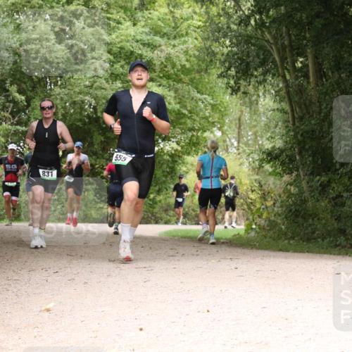 30.08.2026 - Elbe Triathlon Hamburg Antke Förster http://msf.ph/oto/10100194 30.08.2026 11:06:23 Laufen 831, 555 meine-sportfotos.de