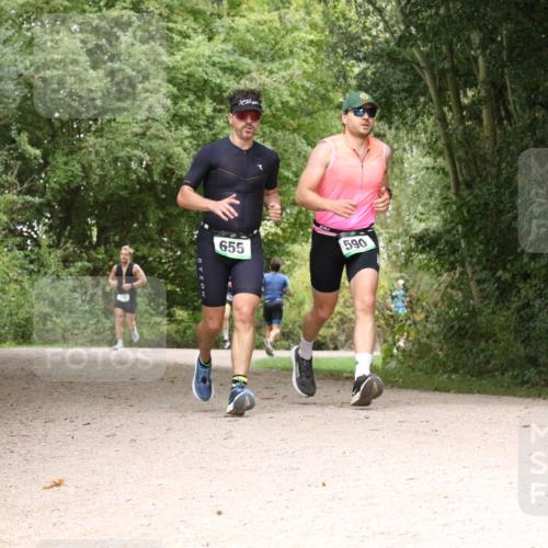 30.08.2026 - Elbe Triathlon Hamburg Antke Förster http://msf.ph/oto/10100218 30.08.2026 11:06:34 Laufen 655, 590 meine-sportfotos.de